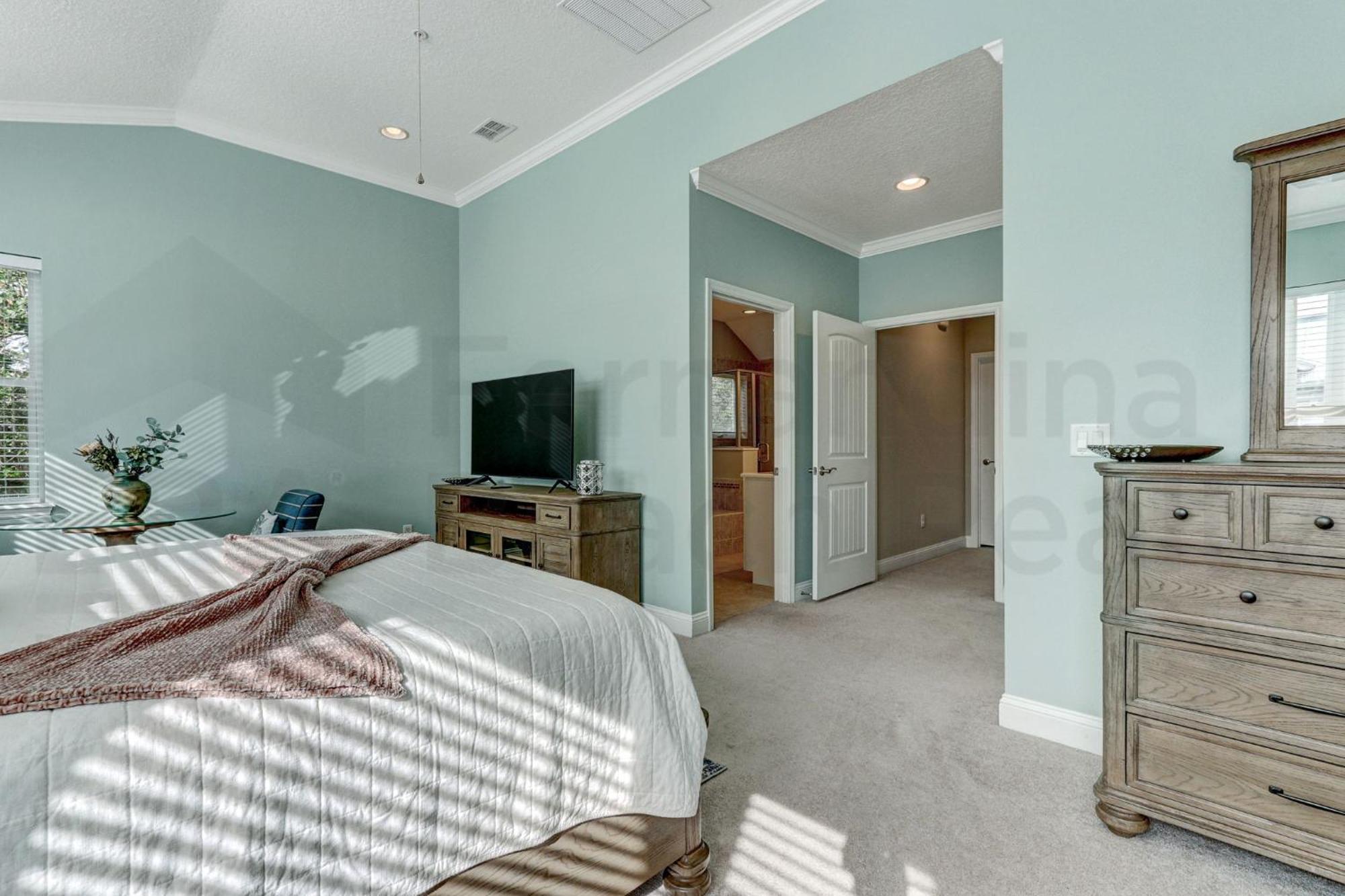 Dog Friendly - 3 Story - Spacious End Unit - Within Walking Distance To The Ocean! 2142 Cape Sound *