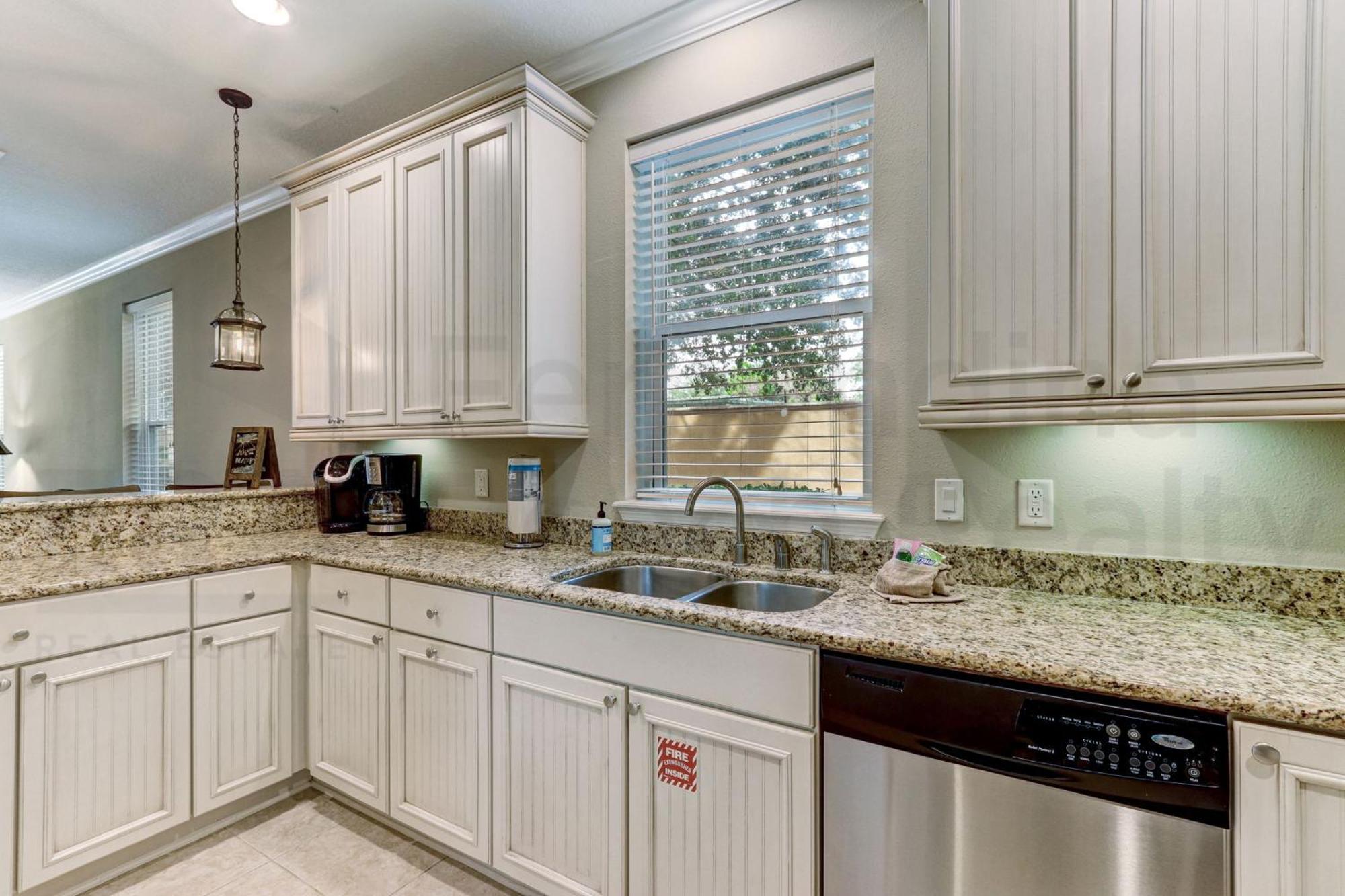 Holiday home Dog Friendly - 3 Story - Spacious End Unit - Within Walking Distance To The Ocean! 2142 Cape Sound