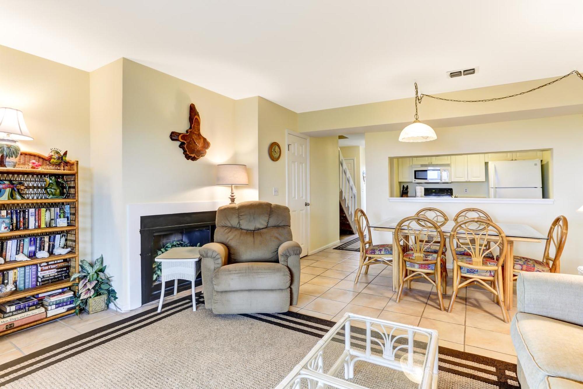 Dog Friendly-enjoy The Sun And Endless Ocean Views From The Upper Deck 2158a S Fletcher Ave Fernandina Beach