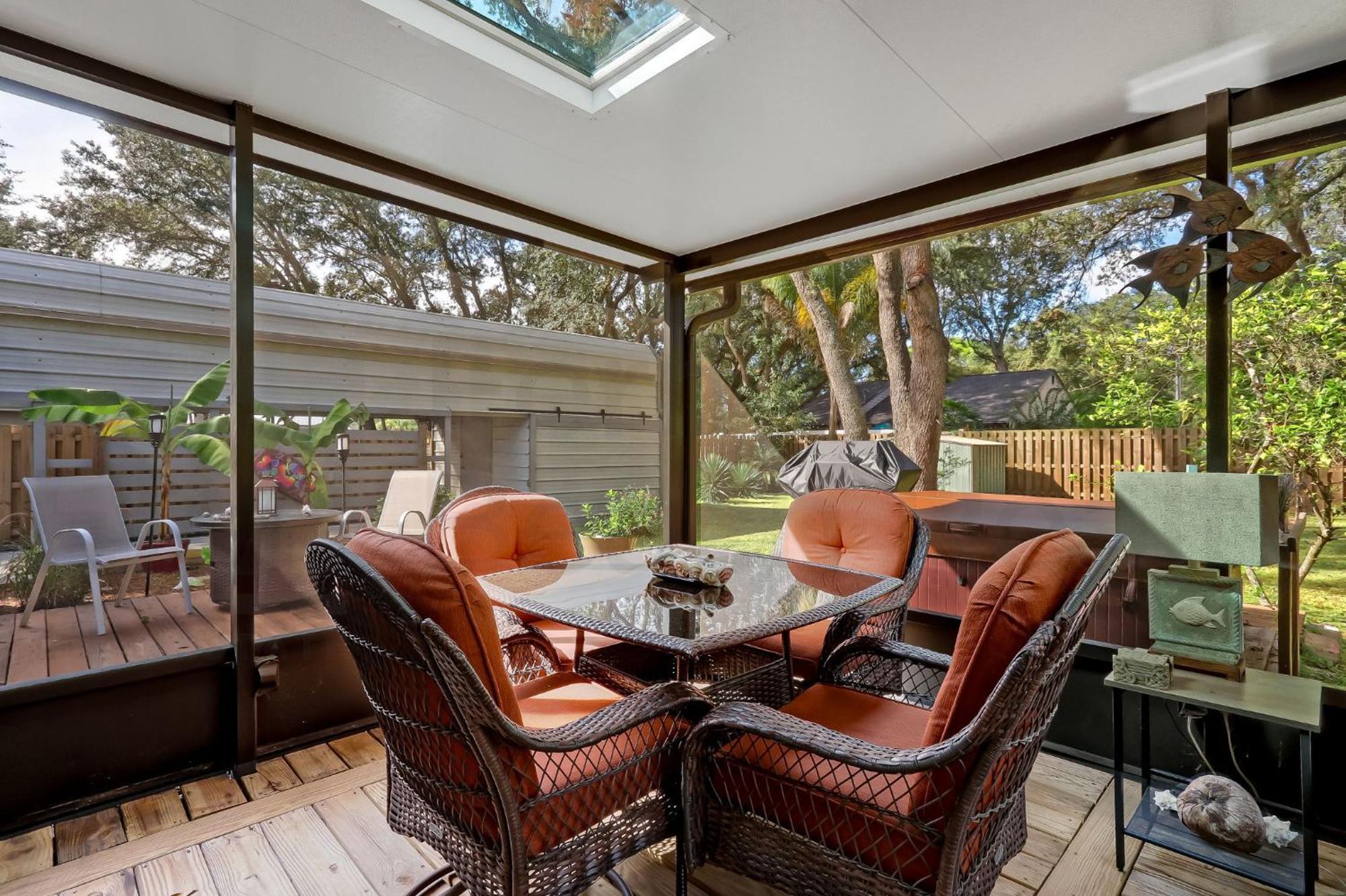 Dog Friendly - Fully Fenced - Boat Or Jet Pad For Up To 24 Feet - Fruit Trees - 1 Week Required Holiday home *