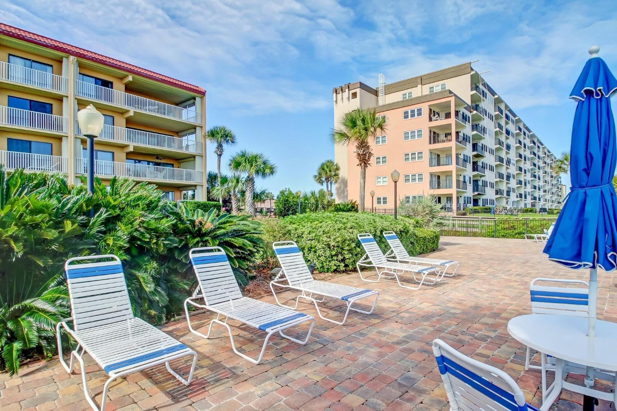 Renovated In Small Quiet Complex. Relaxation Comes Easy Here. One Assigned Parking * Fernandina Beach