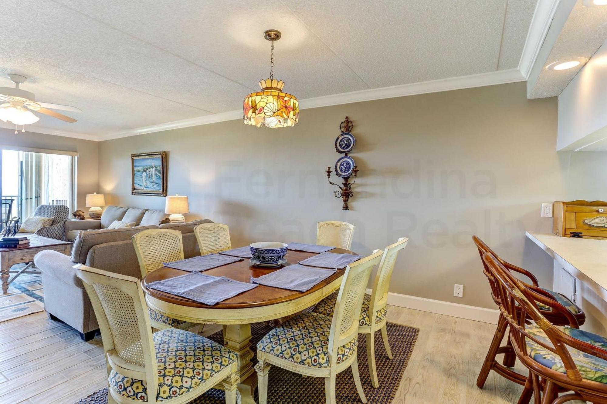 Renovated In Small Quiet Complex. Relaxation Comes Easy Here. One Assigned Parking Holiday home *