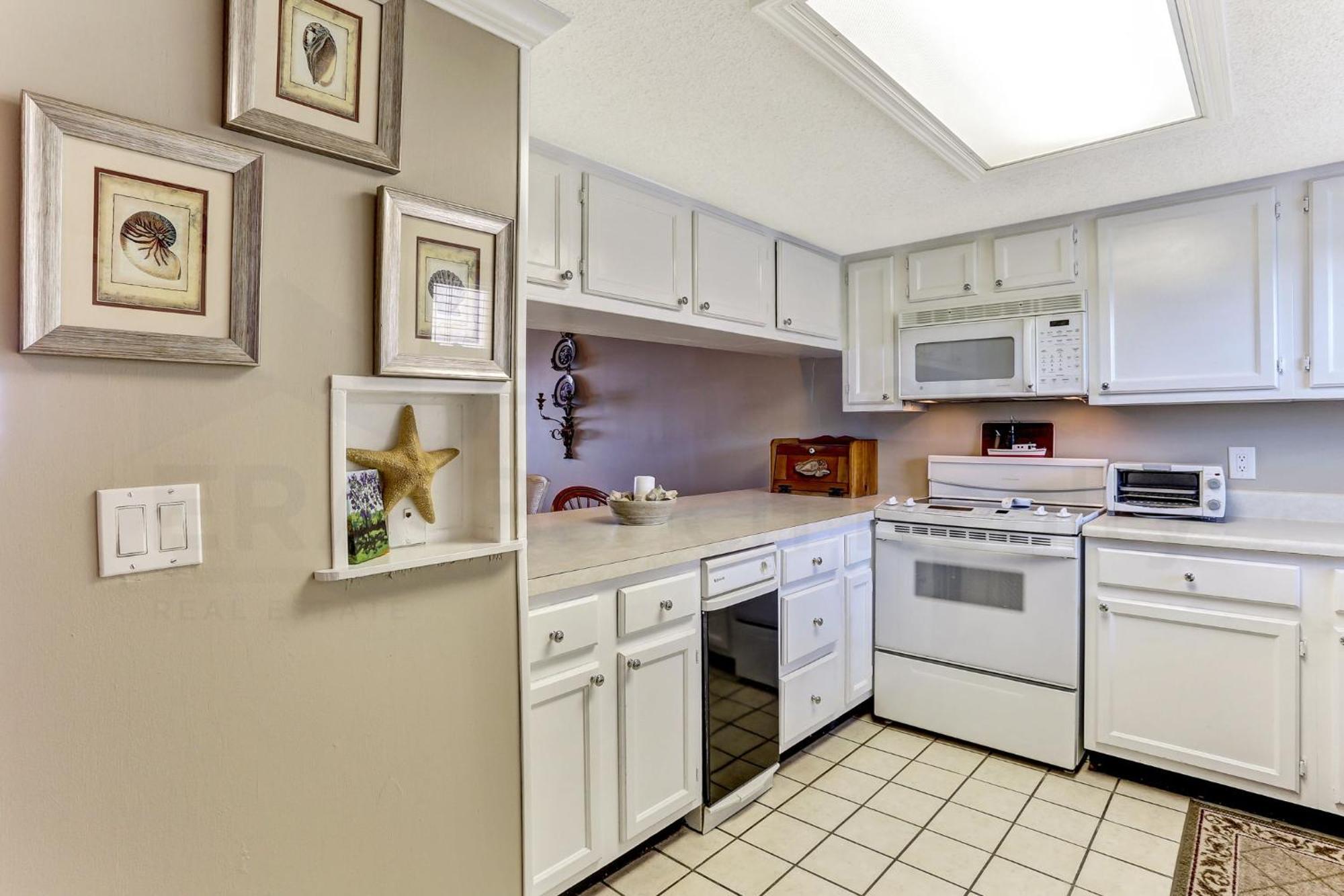 Renovated In Small Quiet Complex. Relaxation Comes Easy Here. One Assigned Parking Fernandina Beach