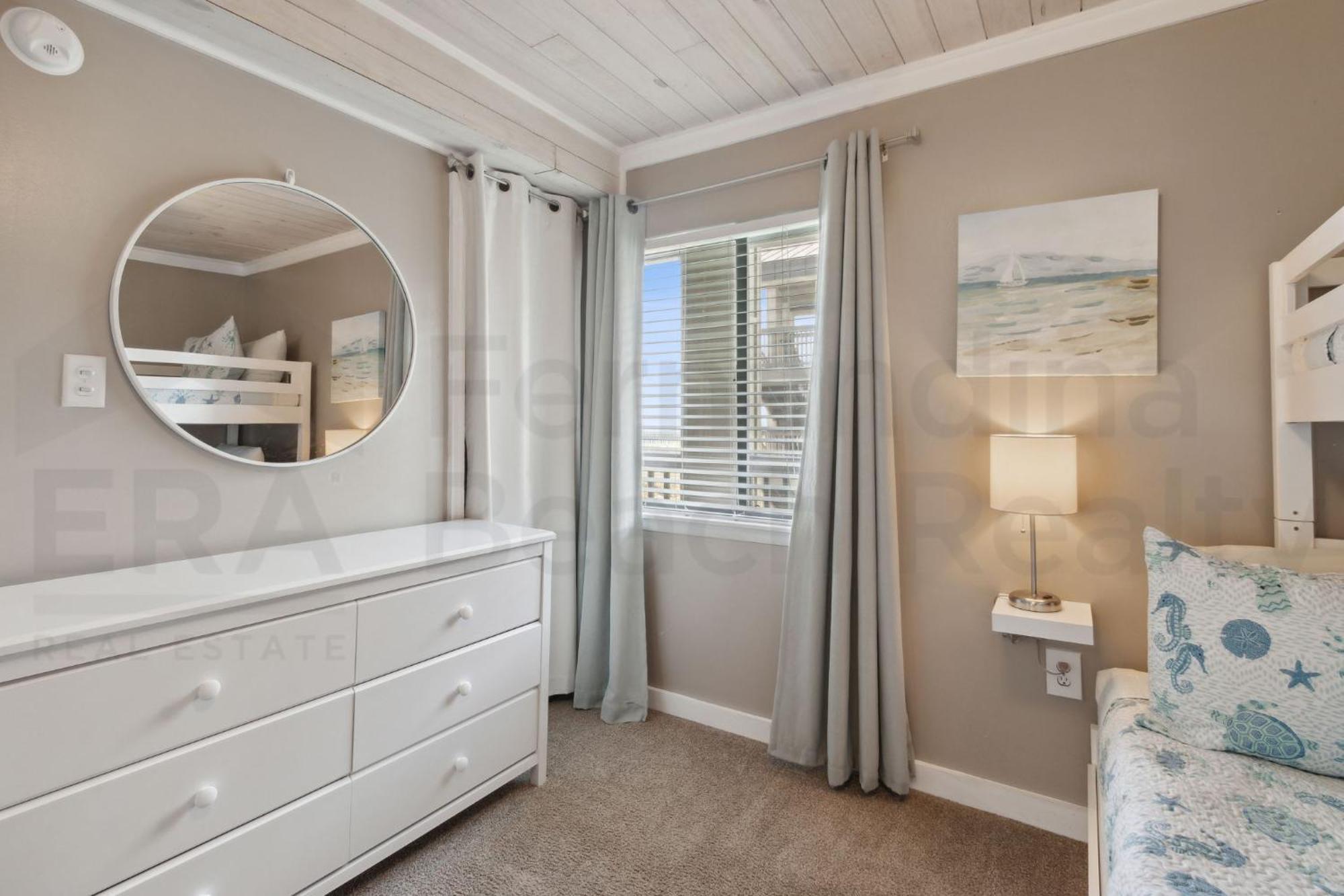 212 Dollar * Fernandina Beach