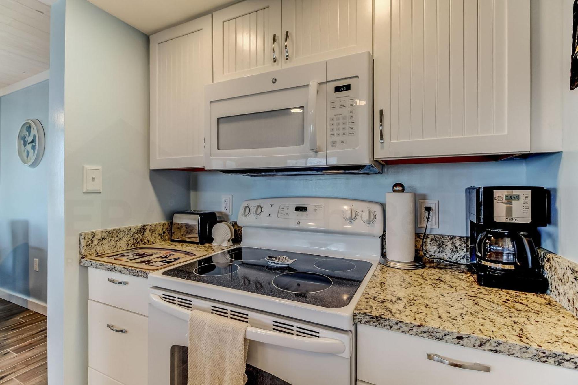 212 Dollar * Fernandina Beach