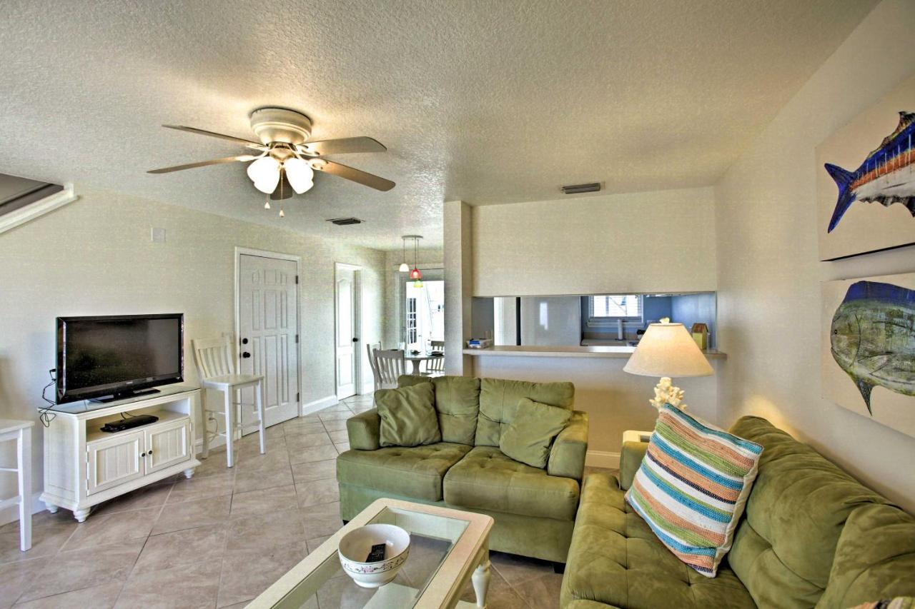 Bright Fernandina Townhome Walk To Ocean! Holiday home Fernandina Beach