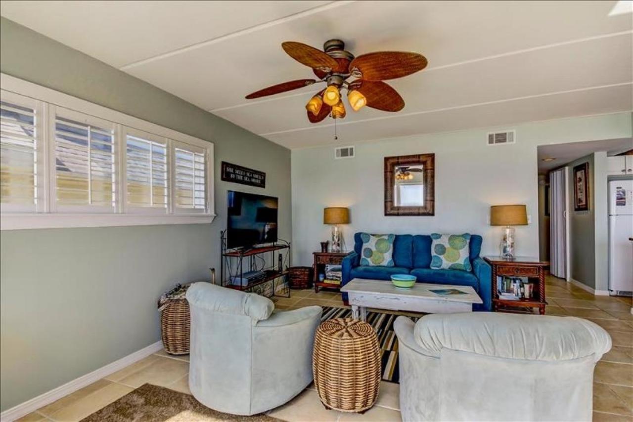 Holiday home Oceans Of Amelia *