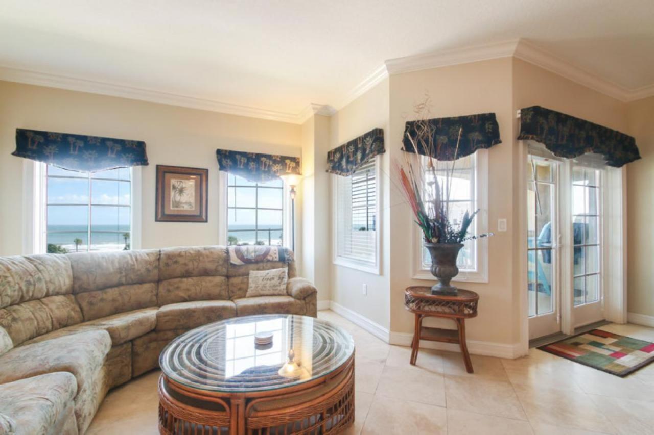 Fernandina Cay