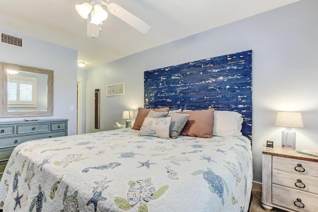 Apartment Oceanfront Retreat With A Remarkable View. New! *
