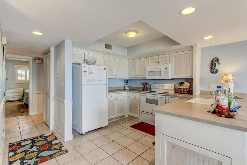 Oceanfront Retreat With A Remarkable View. New! Apartment *