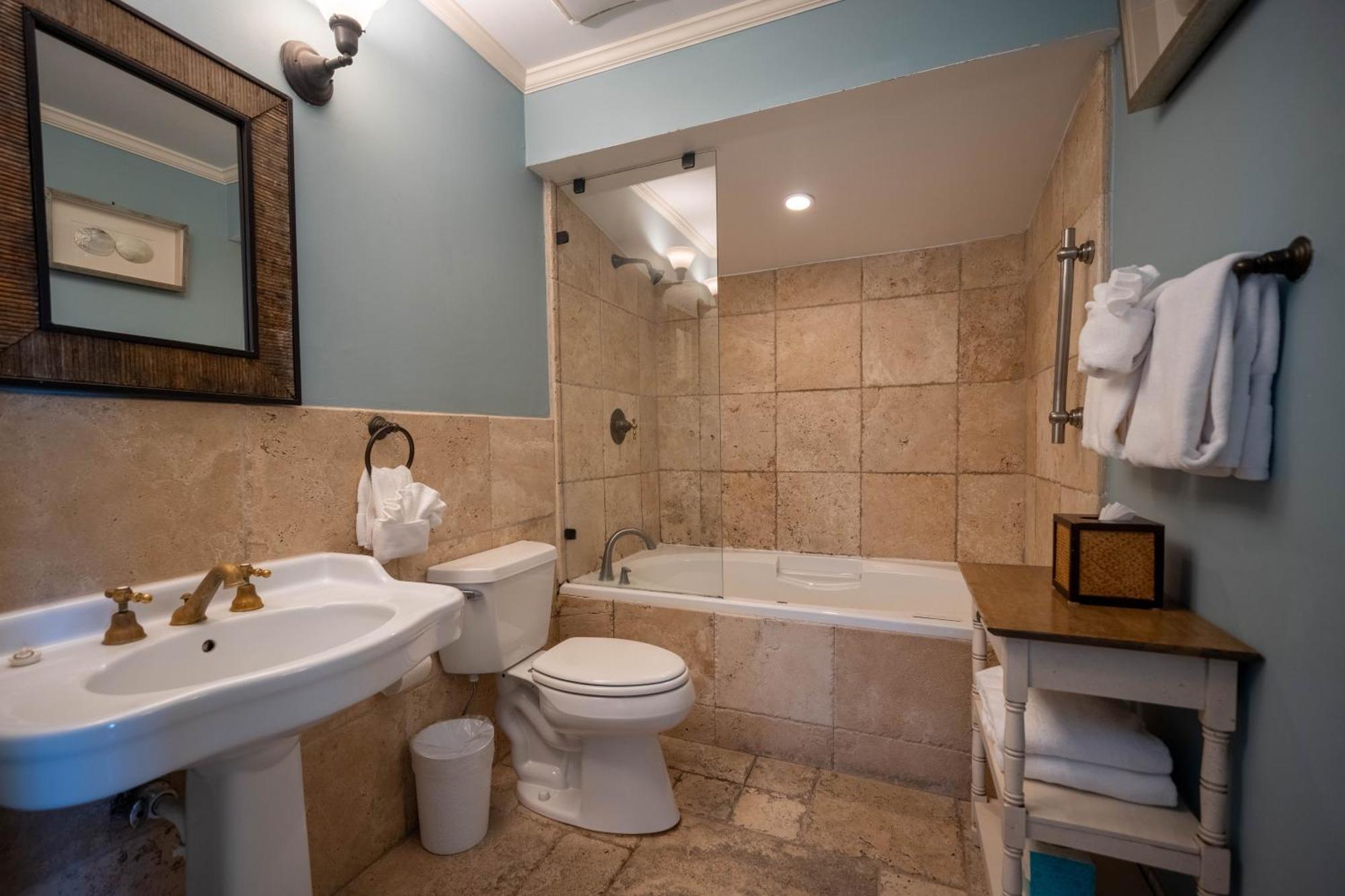 Elizabeth Pointe Hotel 3*