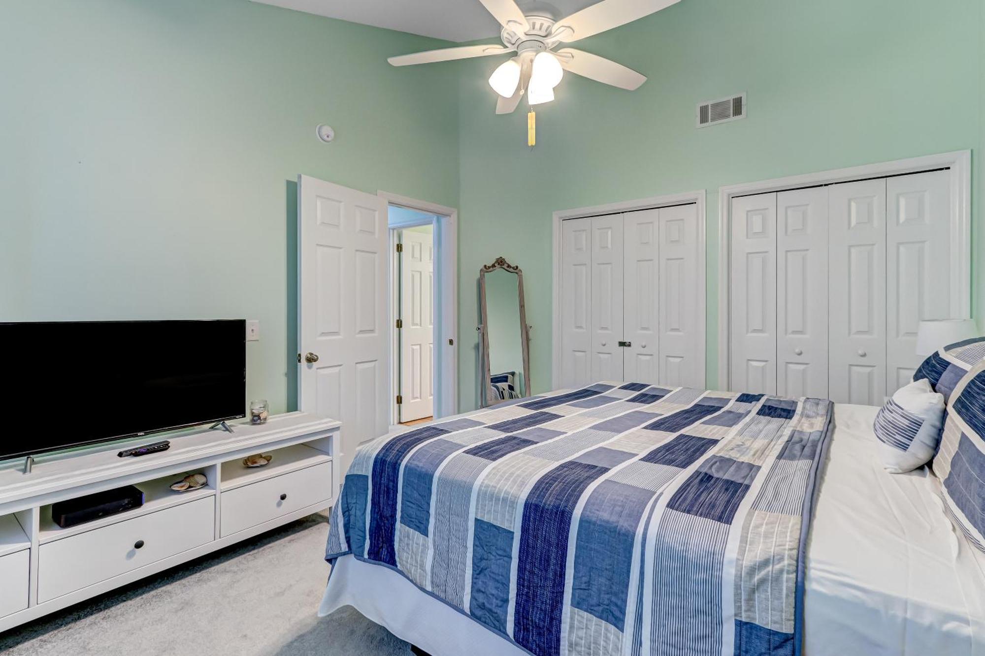 Dog Friendly! Bright And Fresh, Newly Appointed Two Bedroom One Bath Condo! Fernandina Beach