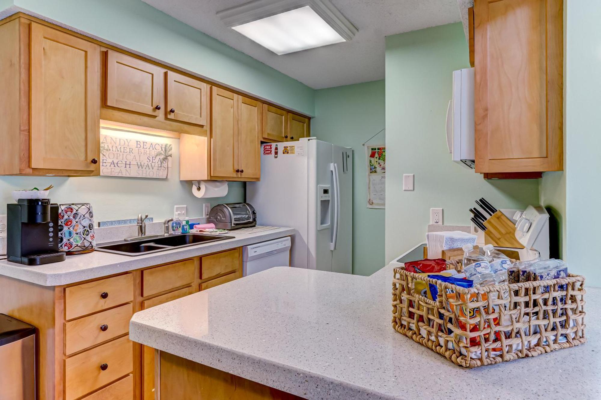 Dog Friendly! Bright And Fresh, Newly Appointed Two Bedroom One Bath Condo! * Fernandina Beach