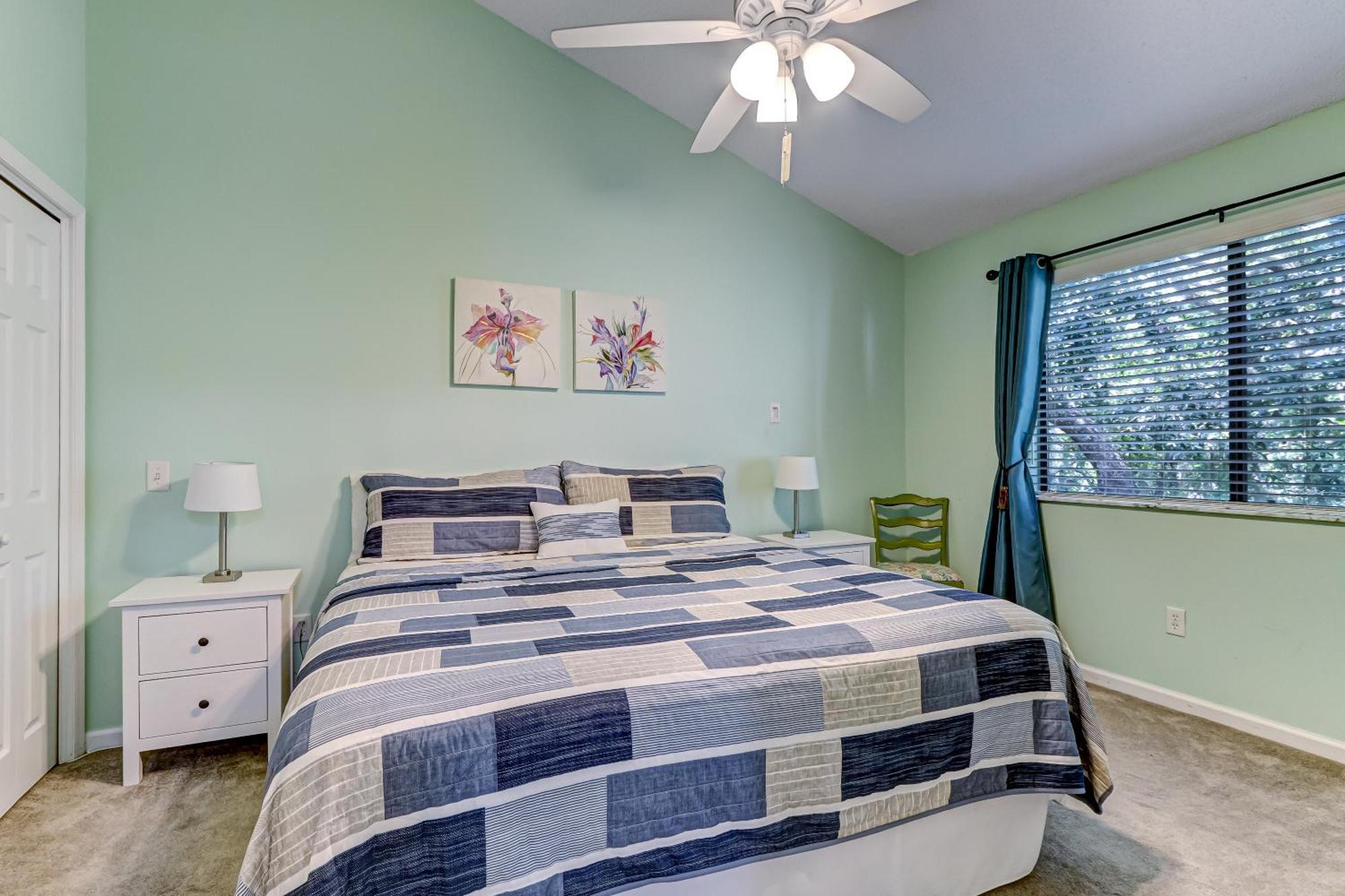 Holiday home Dog Friendly! Bright And Fresh, Newly Appointed Two Bedroom One Bath Condo! *